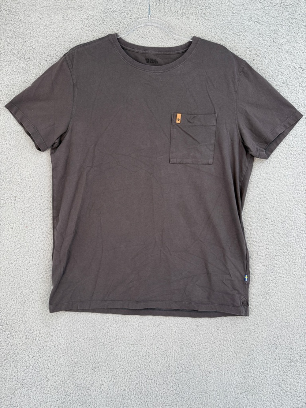 FJALL Raven Men’s XL short sleeve Pocket Tee Shirt Charcoal Pullover Stretch